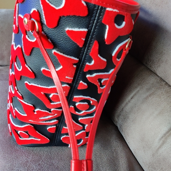 LVxUF neverfull and pouch - Picture 7 of 12